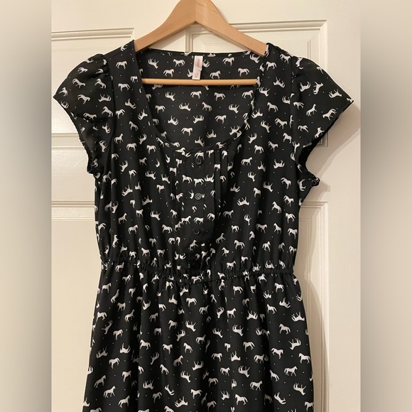 Amazing Horse Print Dress, Large - Picture 5 of 15